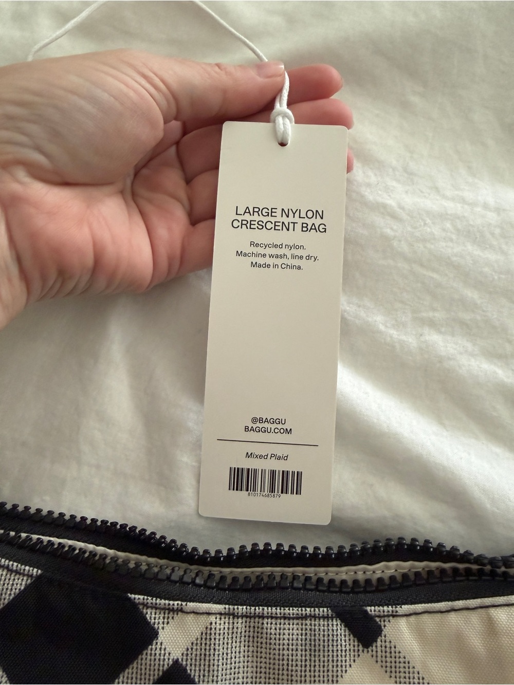 BAGGU Mixed Plaid Large Crescent Bag - Picture 4 of 4